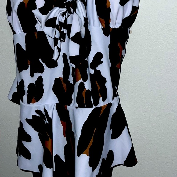 Ruffled Styled One-Piece Printed Pattern Swimwear. Size XL. Never Worn - Picture 8 of 8